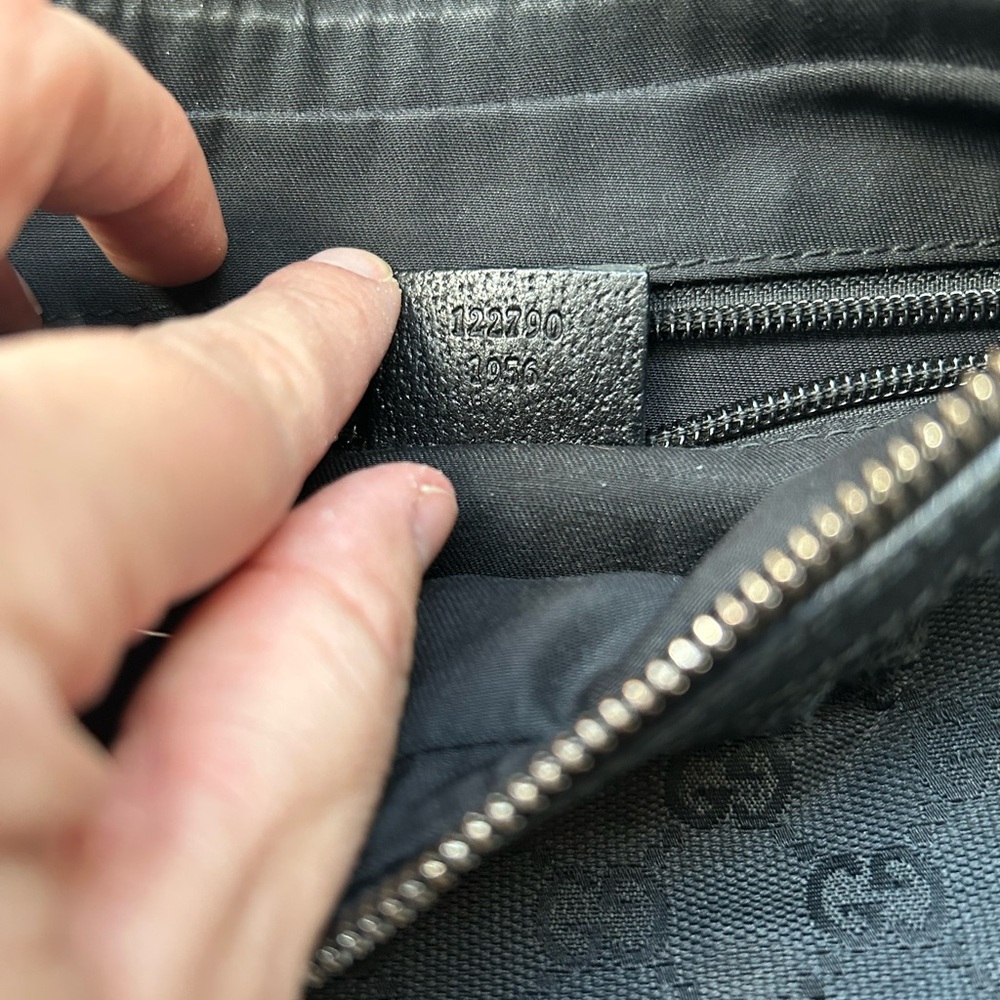 Gucci Black Monogram Bag with Embellished Bee - Picture 12 of 15